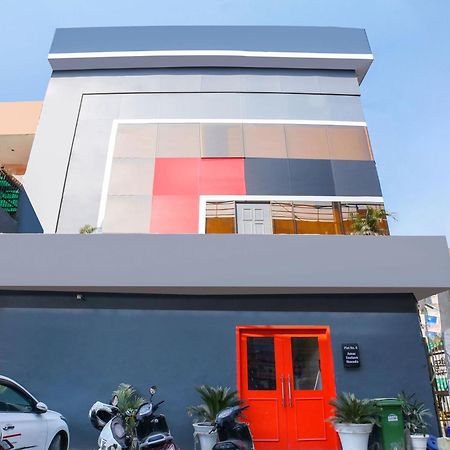 Super Hotel O Nawada Metro Делхи Екстериор снимка