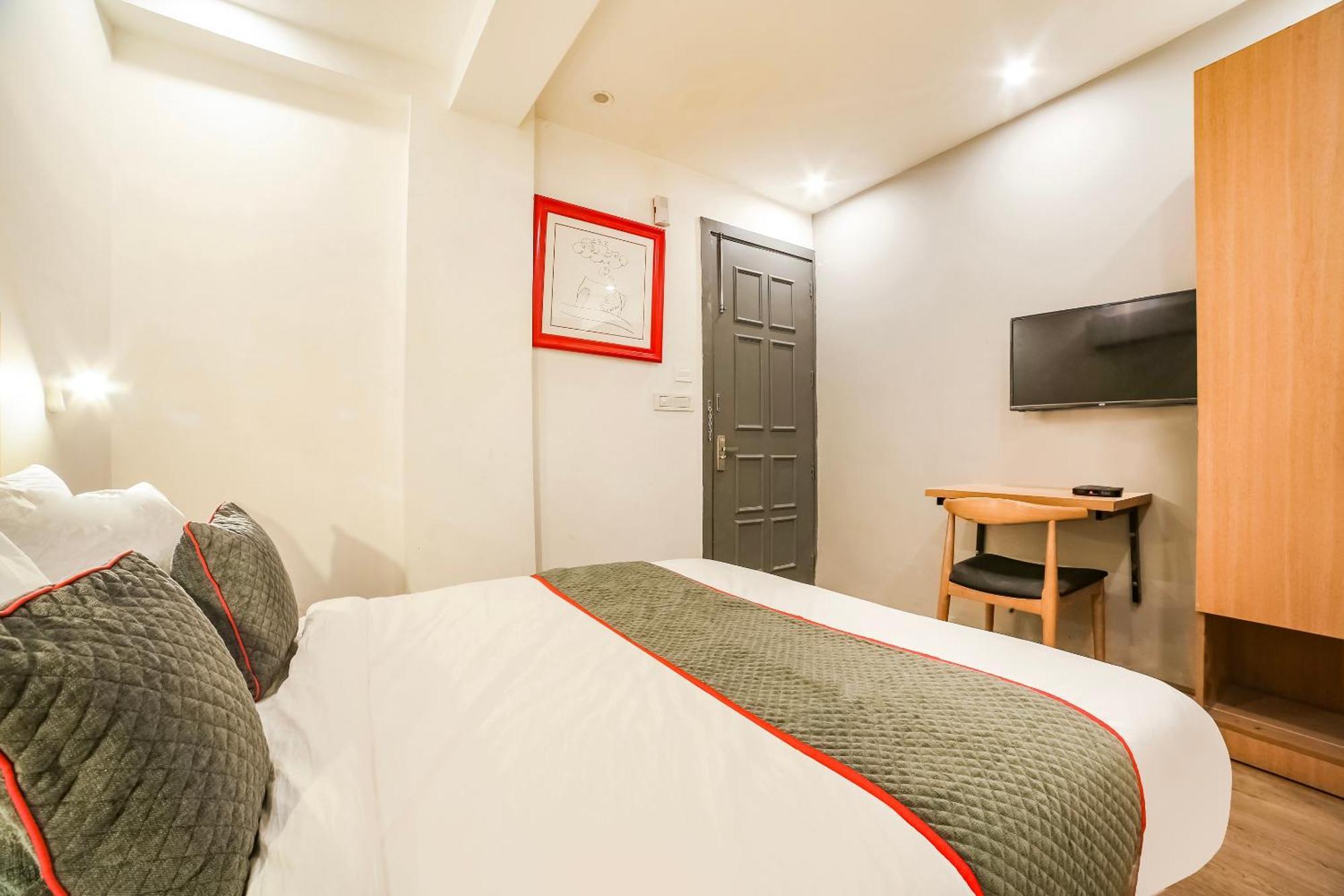 Super Hotel O Nawada Metro Делхи Екстериор снимка