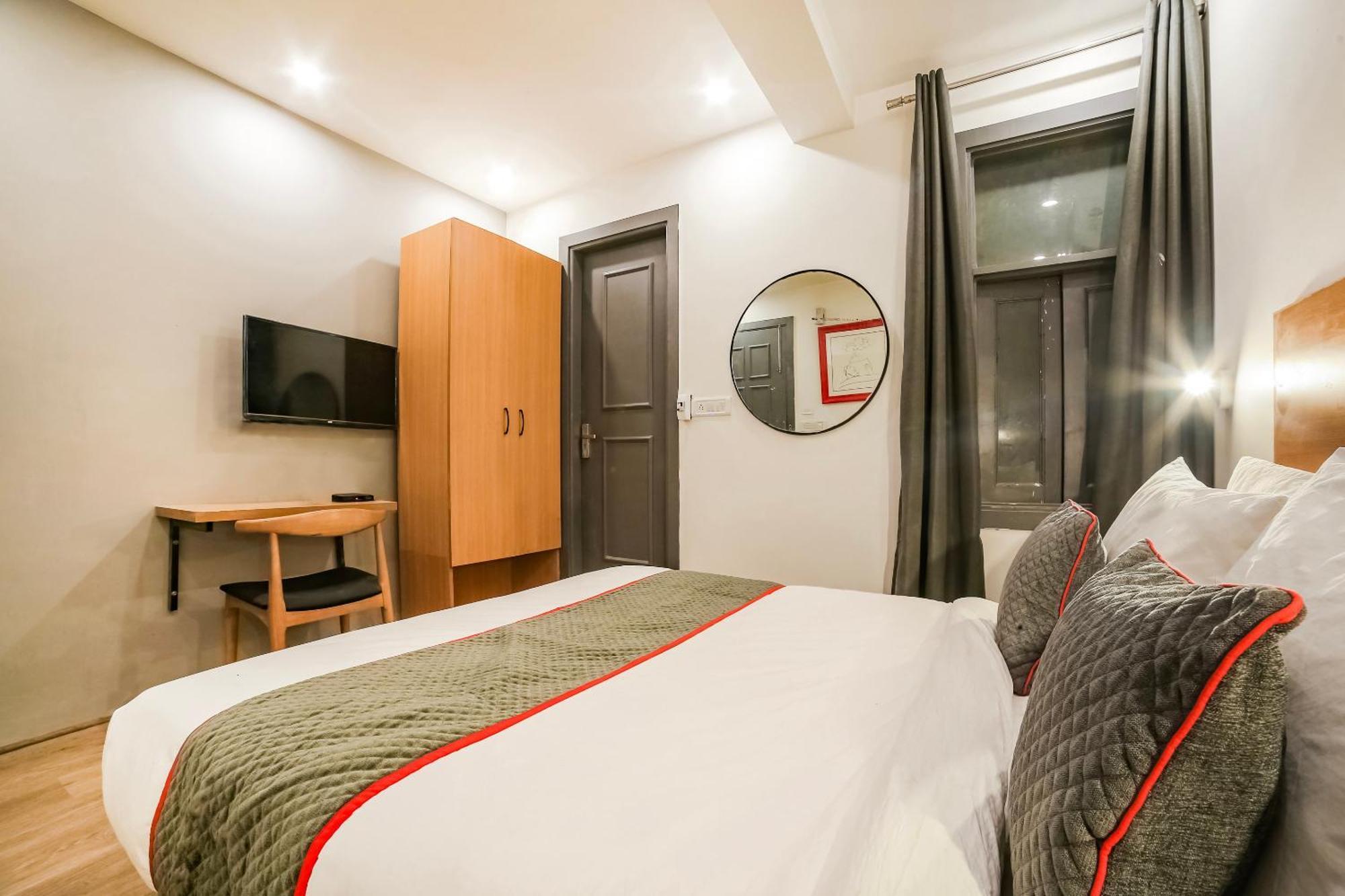 Super Hotel O Nawada Metro Делхи Екстериор снимка