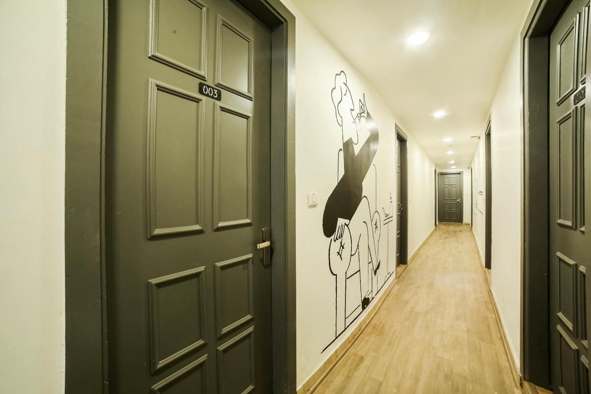 Super Hotel O Nawada Metro Делхи Екстериор снимка