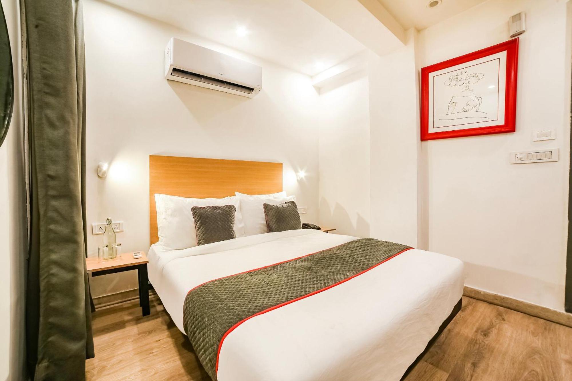Super Hotel O Nawada Metro Делхи Екстериор снимка